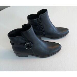 Baretraps Maddy Chelsea Boot Women's Size 9M Black Low Ankle Booties Zip NWT